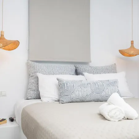 Acroyalos アパート