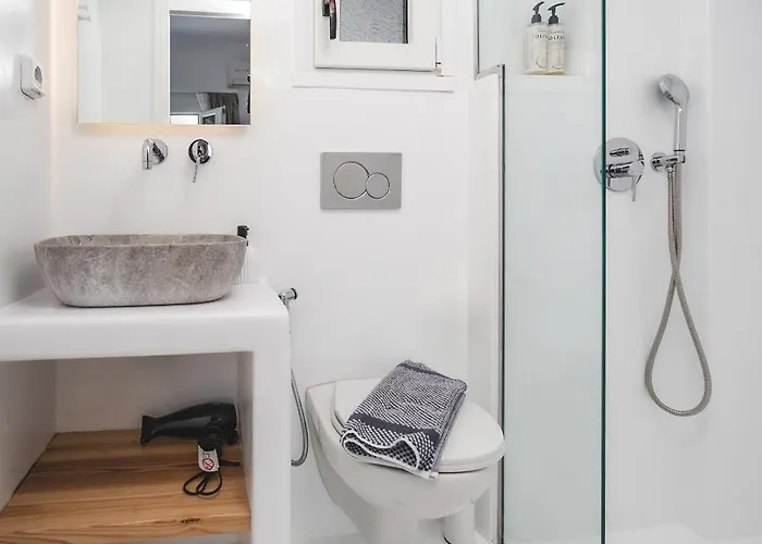 アパート Acroyalos